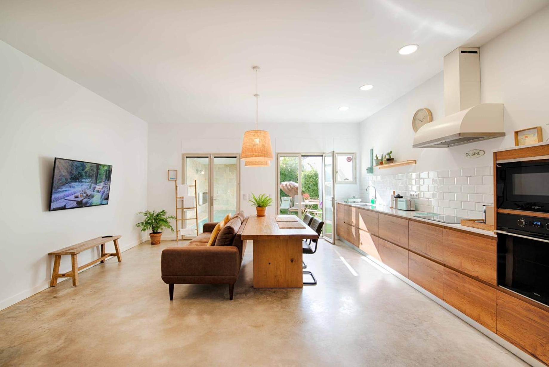 Loft Con Piscina Climatizada De Agua Salada Y Parking En El Centro De Figueres Figueres (Girona) Exterior foto